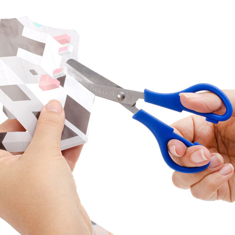 45004 - TIJERA METAL PLASTICO ESCOLAR 5" PELIKAN