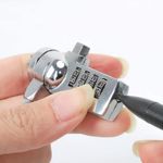 74204 - Candado de Seguridad Manhattan Antirrobo para Laptop con Ranura K-slot Combinación 4 Dígitos